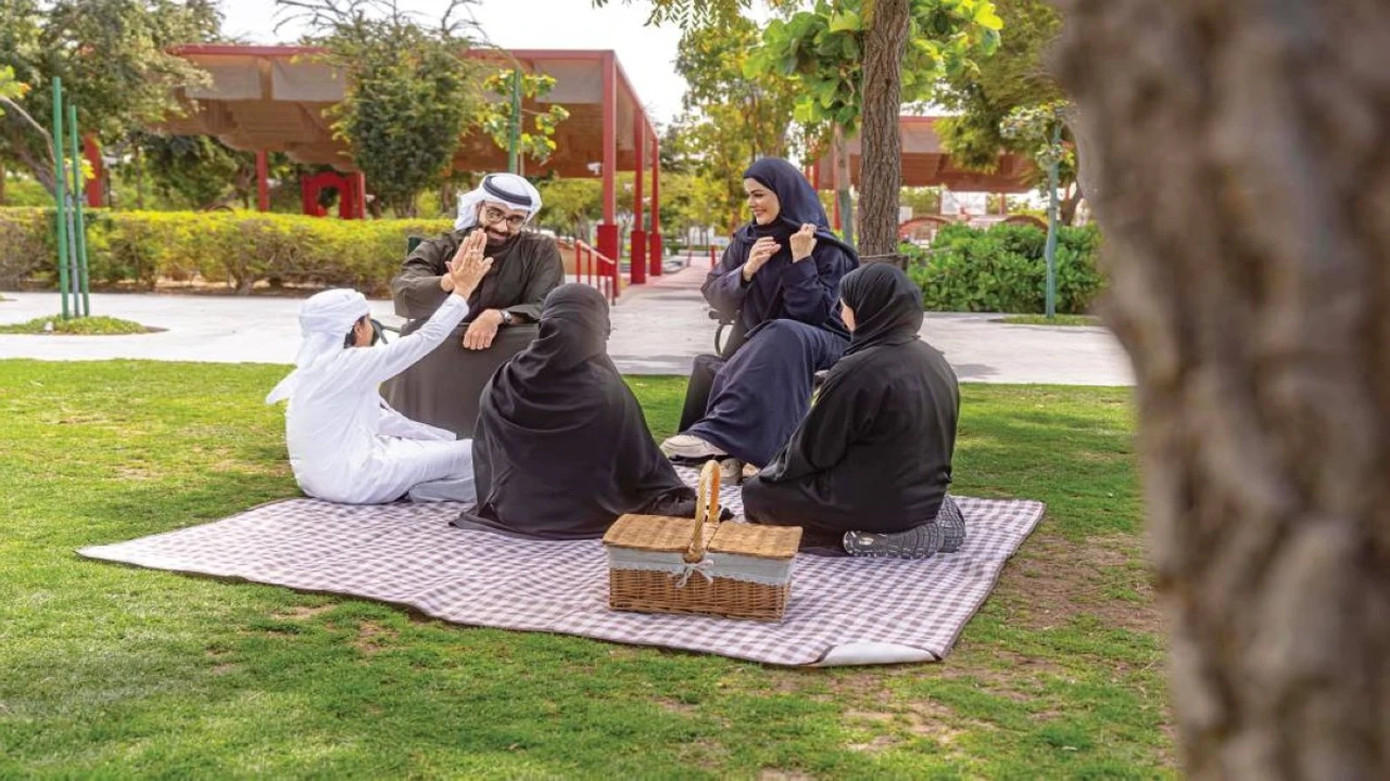 اتفاقية جديدة لتلبية احتياجات الأسر في الأماكن العامة بأبوظبي